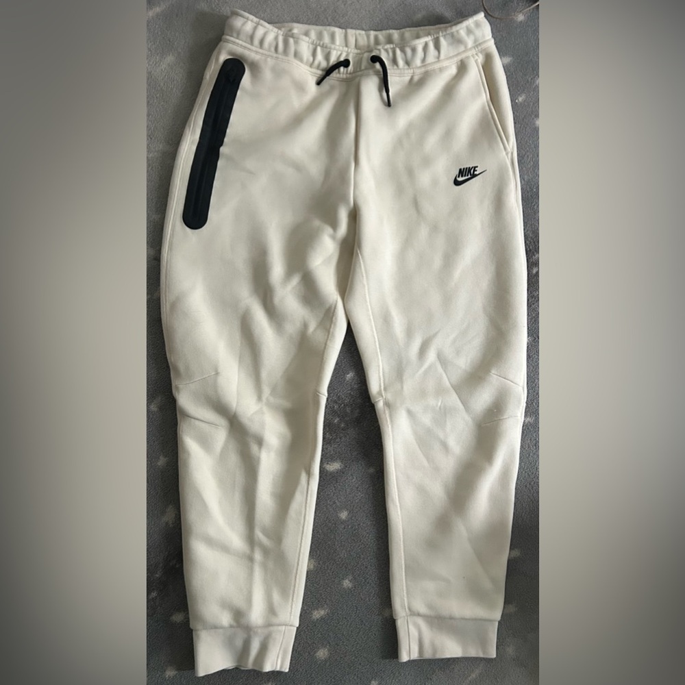 Nike Sweatpants - Nike Sportswear Tech Fleece - cream - youth XL - like new